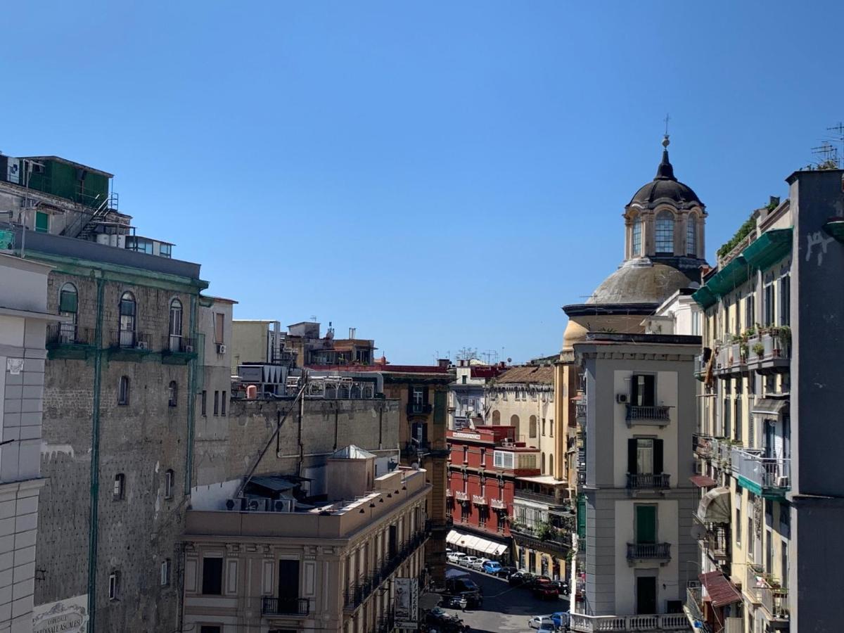 La Porta Accanto Napoli Bagian luar foto