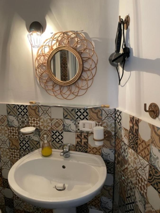 La Porta Accanto Napoli Bagian luar foto