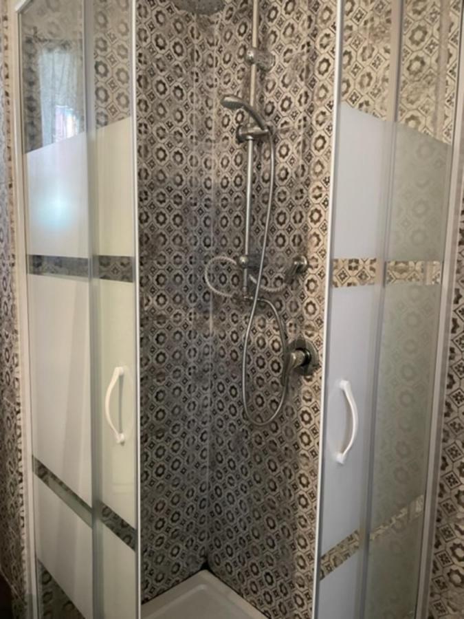 La Porta Accanto Napoli Bagian luar foto