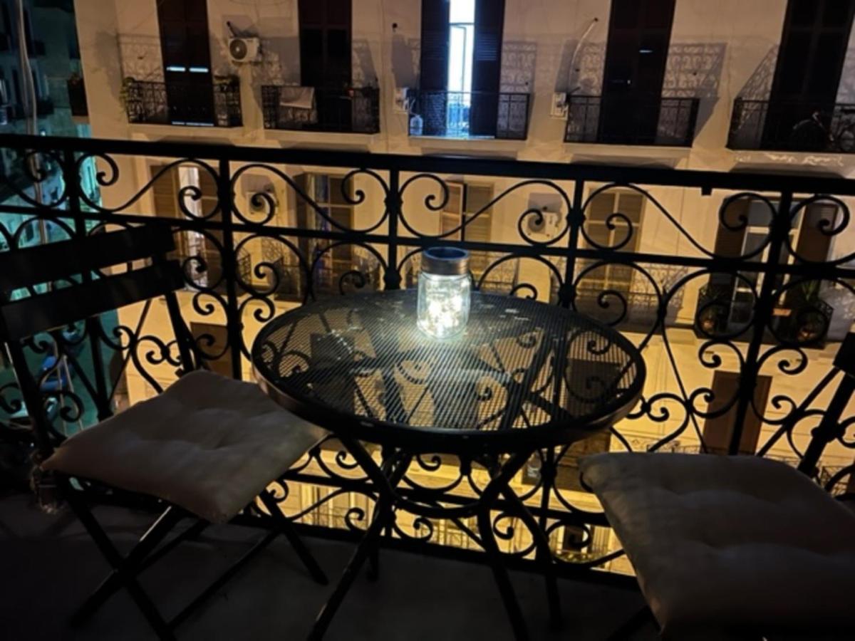 La Porta Accanto Napoli Bagian luar foto
